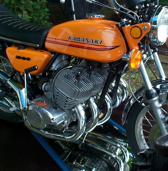 5 cylinder 2 stroke Kawasaki by Allan Millyard #Kawasaki Vintage Motosikletler, Spor Motosikle...jpg