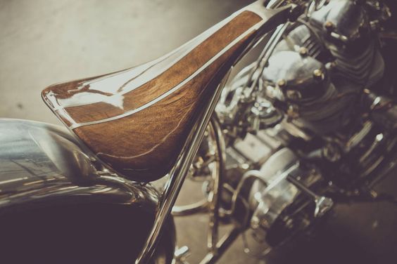 #moto #alumínio #madeira Bobber Chopper, Royal Enfield, Cafe Racer, Özel Motosikletler, Özel M...jpg