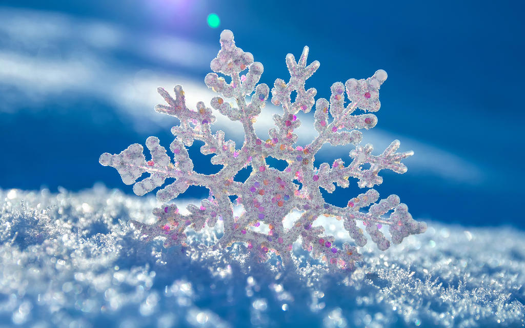 snowflakes_wallpaper_by_private_universe-d5odwy2.jpg