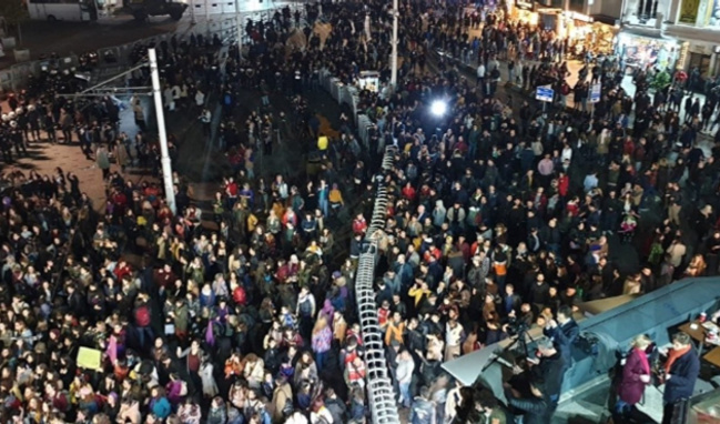 "Ezan ıslıklandı" iddiasında dikkat çeken 2 detay!