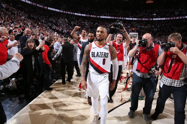 Damian Lillard Oklahoma City Thunder'ı yıktı