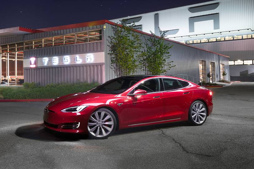 2018_tesla_model-s_sedan_p100d_fq_oem_2_815.jpg