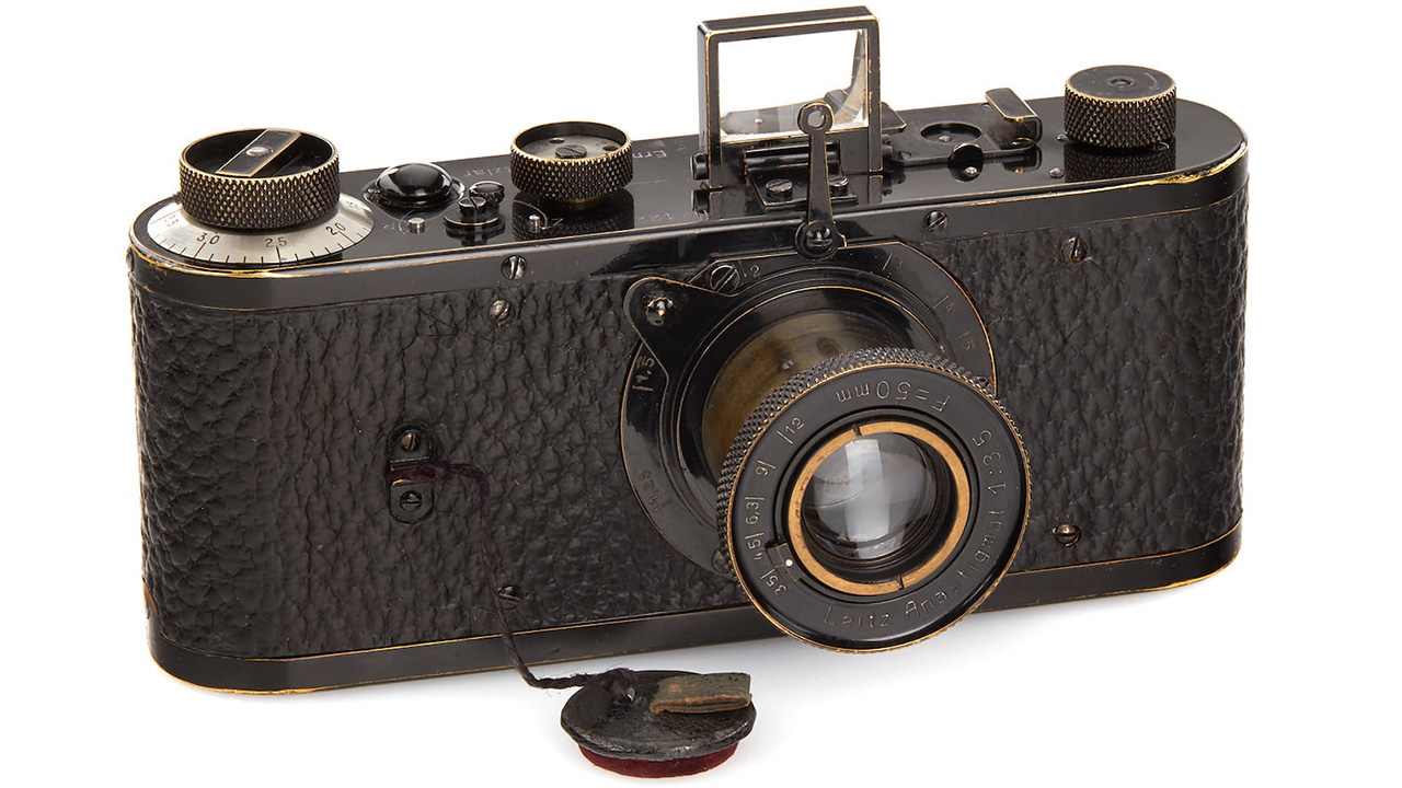 1923-leica-0-series-rekor-fiyata-satildi-sdn-01.jpg