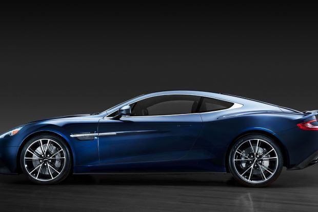 James-Bond-imzalı-Aston-Martin.jpg