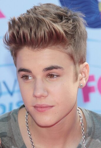 justin-bieber-2012-teen-choice-awards-04.jpg