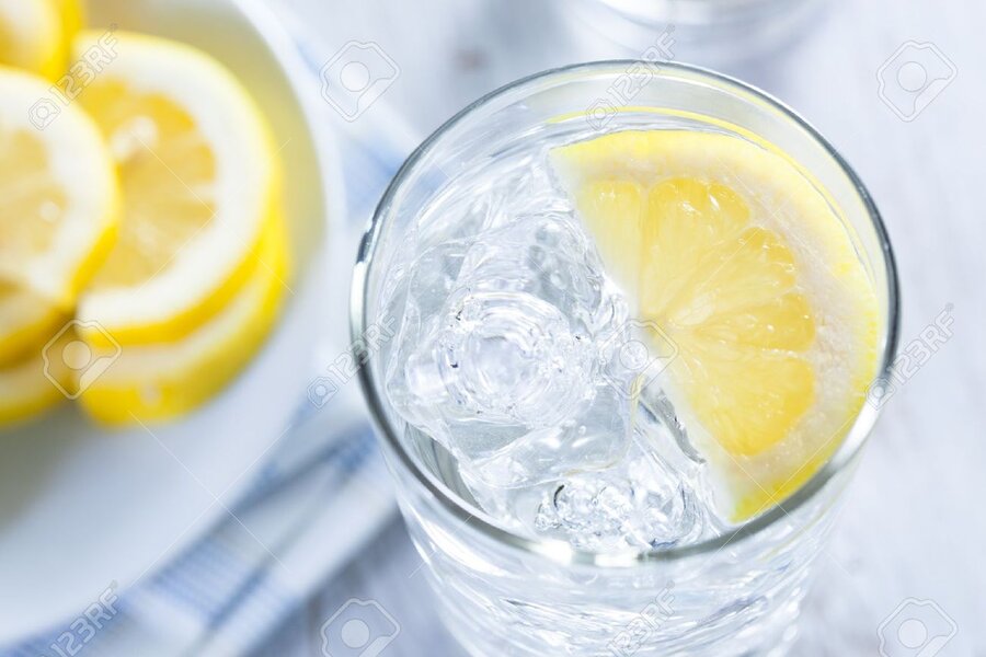 19859439-refreshing-ice-cold-water-with-lemon-ready-to-drink.jpg