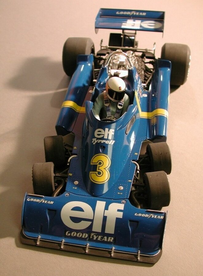 6 wheel tyrell F1 car from 1976.jpg