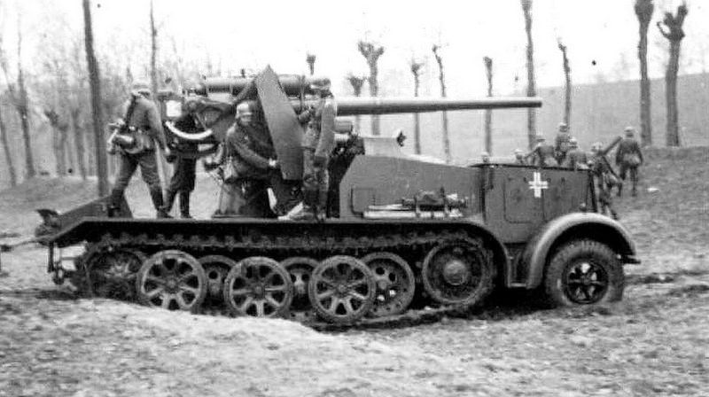 8,8 cm Flak 18 (Sfl.) auf Zugkraftwagen 12t (Sd.Kfz. 8) _ Flickr.jpg