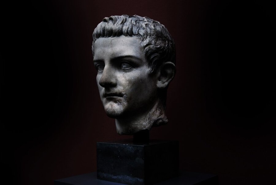 Emperor-Caligula_0.jpg