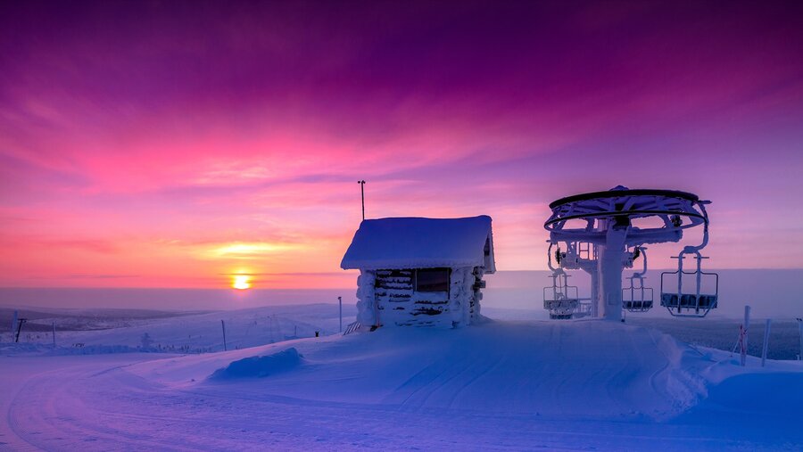 Gundogumu_Saariselka_tepeleri_ Lapland_Finlandiya.jpg