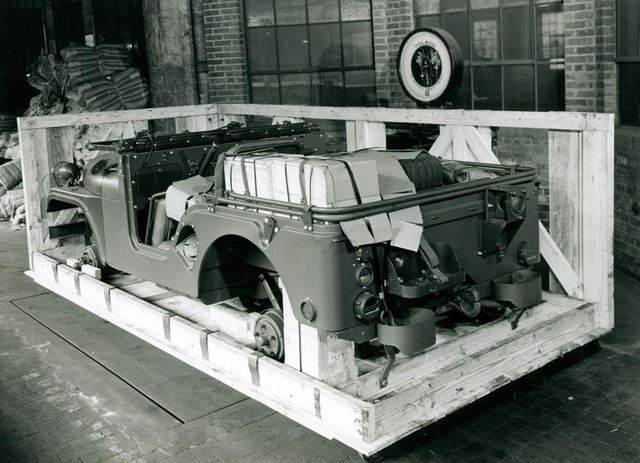 M38A1_Jeep_crate_2.sized.jpg