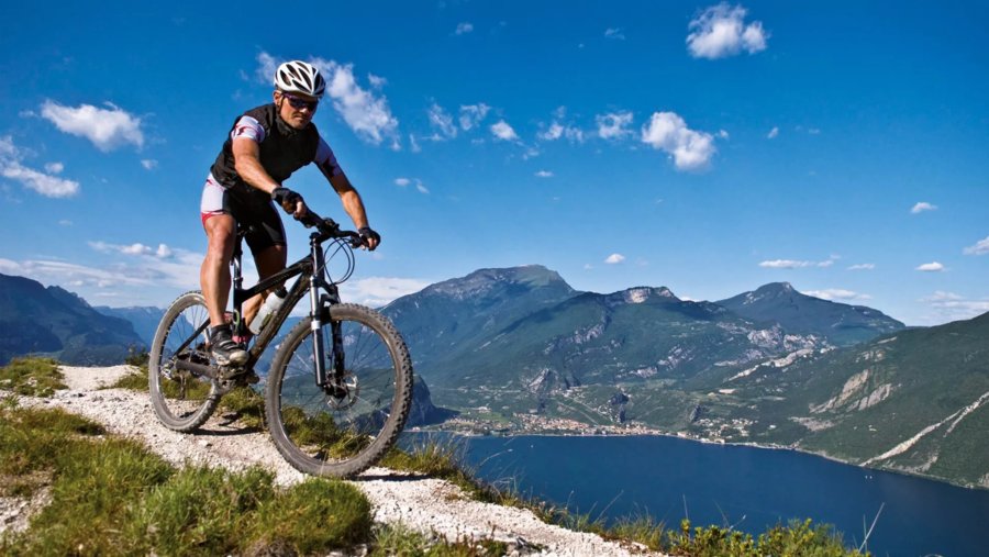 Mountain Bikes Wallpapers HD.jpg