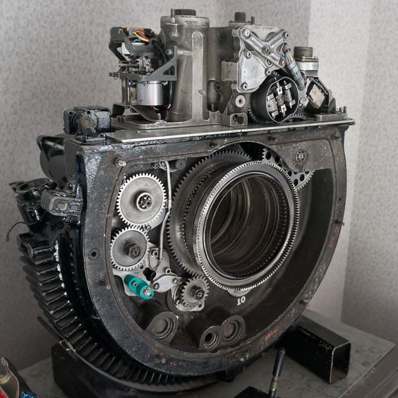 [OC] Pump & Valve housing from an Allison T-56 turboprop engine [1000x1000] - Imgur Makine Müh...jpg