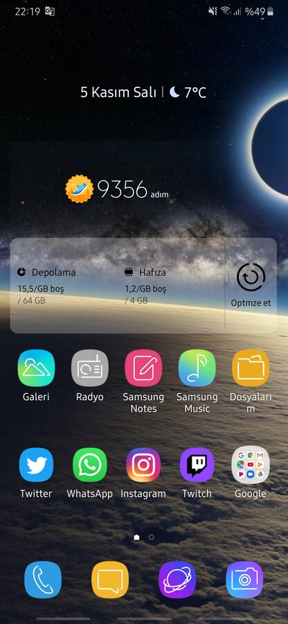 Screenshot_20191105-221948_One UI Home.jpg