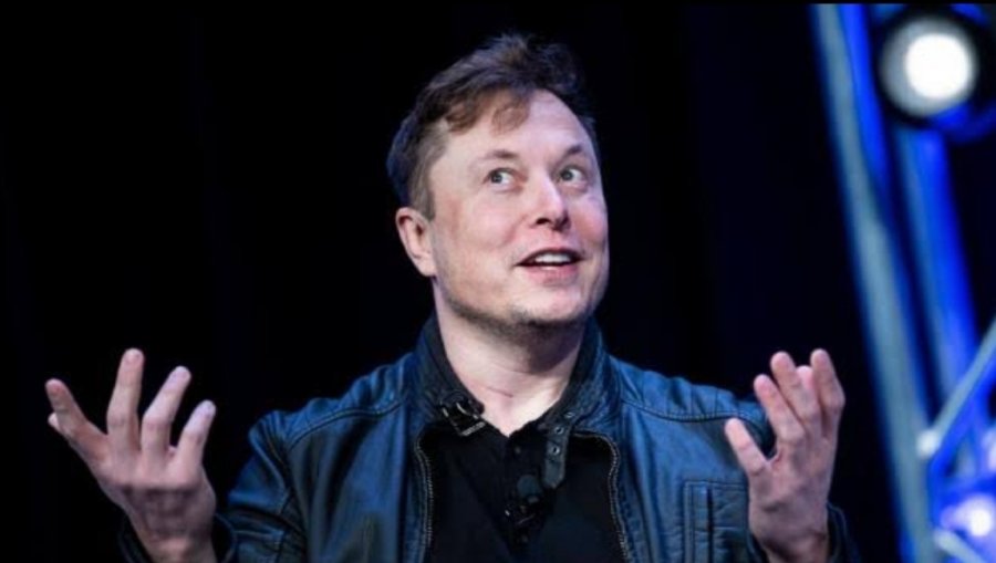 Elon Musk 5 yıl içinde şu anki lisanların kullanılmayacağını söyledi