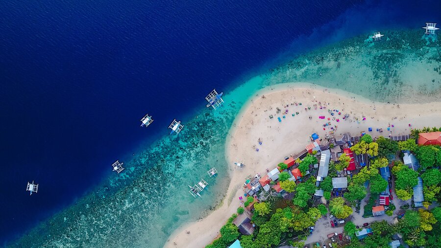 Sumilon island near Oslob_Cebu_Philippines.jpg