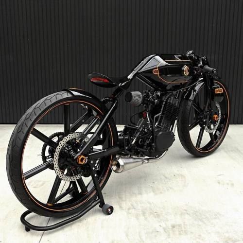 utwo_ Custom Honda  abc abikecompany  Via Wind Burned Eyes Tumblr #motorcycles #motorcycle #bi...jpg