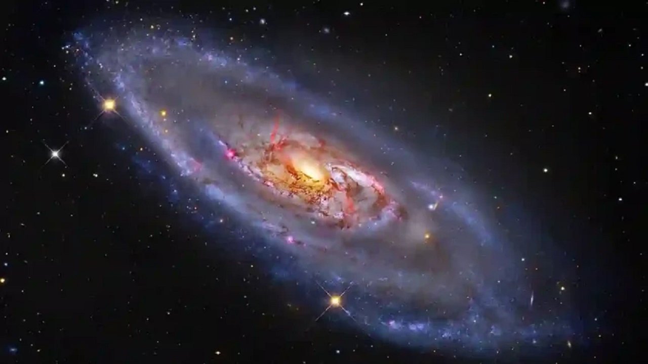 hubble-sira-sira-dizilmis-galaksileri-yakaladi1.jpg