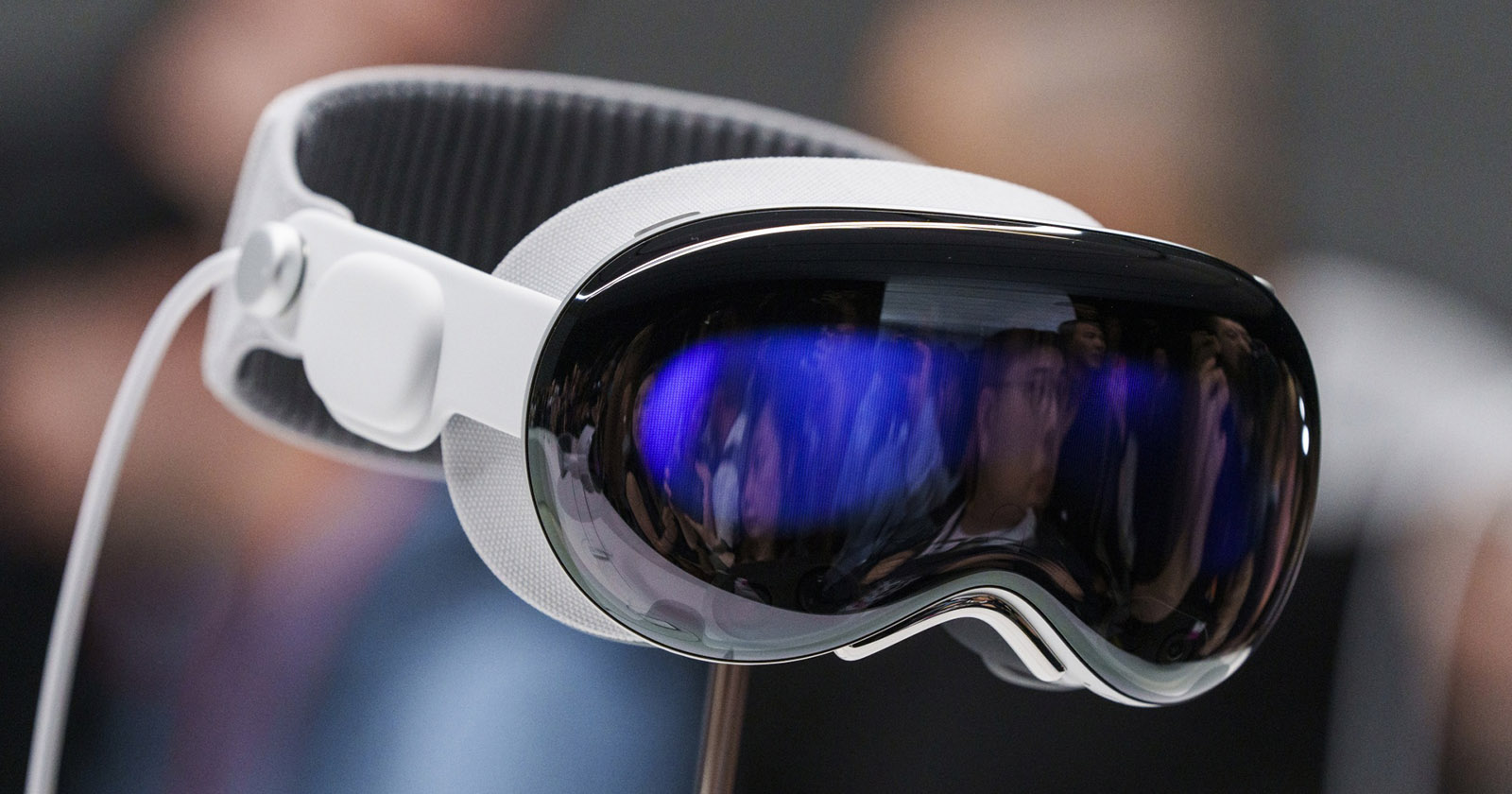 apple-vision-pro-chatgpt.jpeg