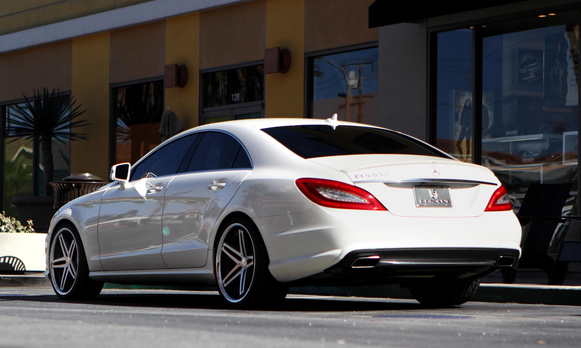 2013_Mercedes_CLS_835_v2.jpg