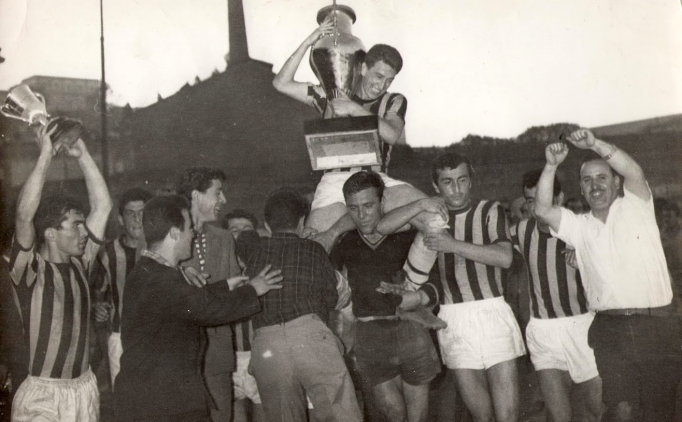 1958-1959-sampiyonu-fenerbahce.jpg