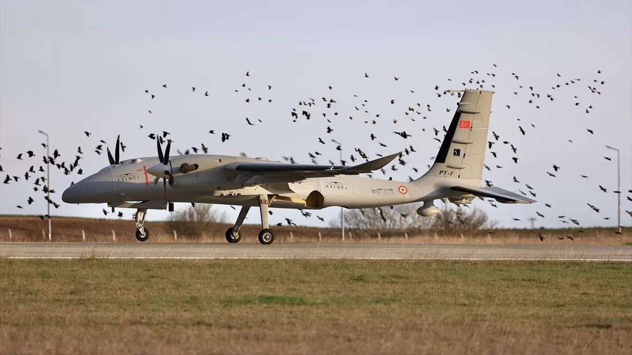 iha-230-supersonik-fuze-bayraktar-akinci.jpg