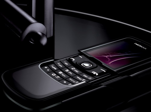 nokia8600luna01_lo.jpg