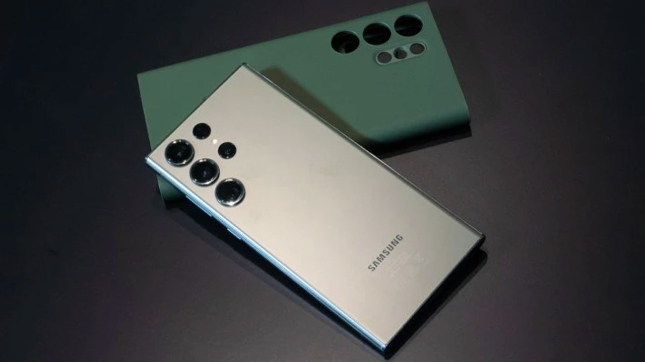 galaxy-s23-ultra-android-15-one-ui-7-ile-goruntulendi-3.jpg