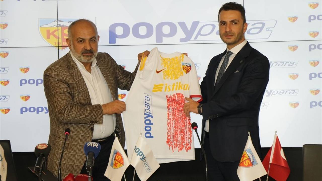 popy-para-kayserispor-sponsor-oldu-2.jpg