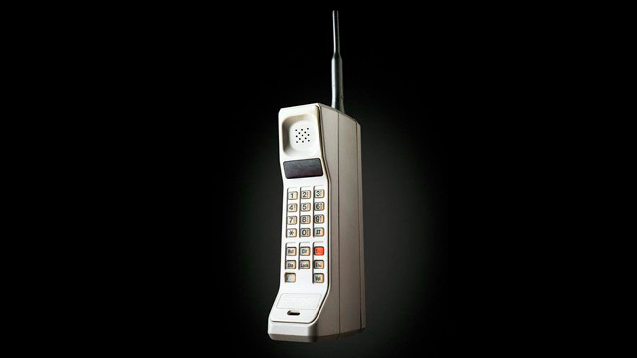 Motorola-DynaTAC-8000X.jpg