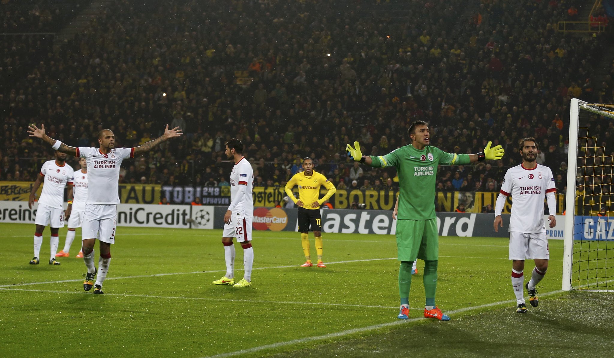 B1oPlsMIUAE5tLs.jpg:large