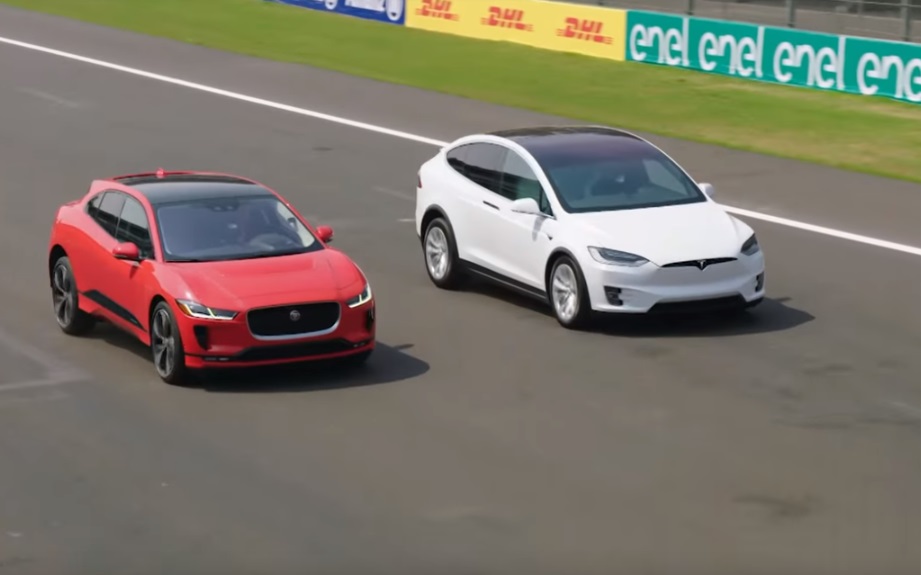 elektrikli-jaguar-tesla-model-x-karsisinda.jpg