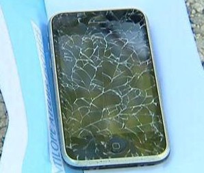 iphone_shatters1250239811.jpg