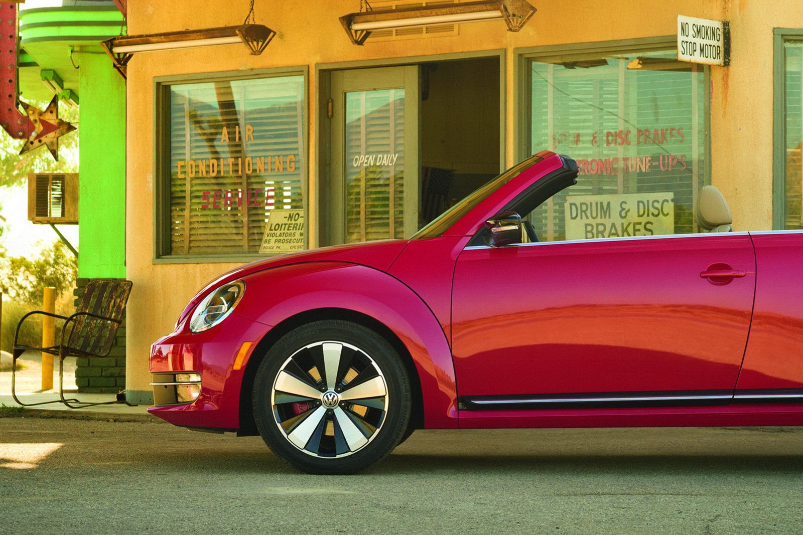 2013-Volkswagen-Beetle-Cabriolet-102.jpg