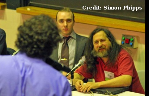 800px-Richard_Stallman_GPL_3_Launch_dialog.jpg