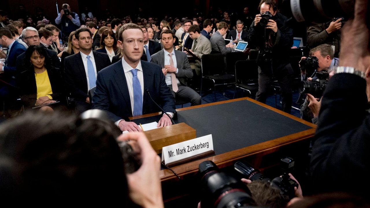 mark-zuckerberg-ifade-veriyor-canli-sdn-01.jpg