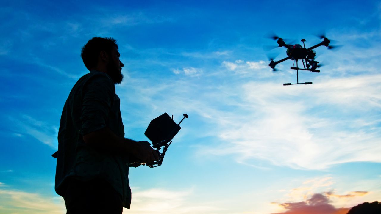 alkollu-drone-kullanmak-suc-sayilacak-sdn-01.jpg