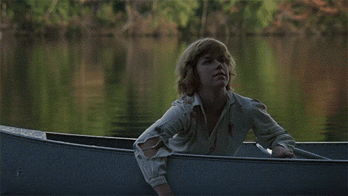 kayikla-gezerken-denizden-cikip-saldiran-hortlak_827580.gif