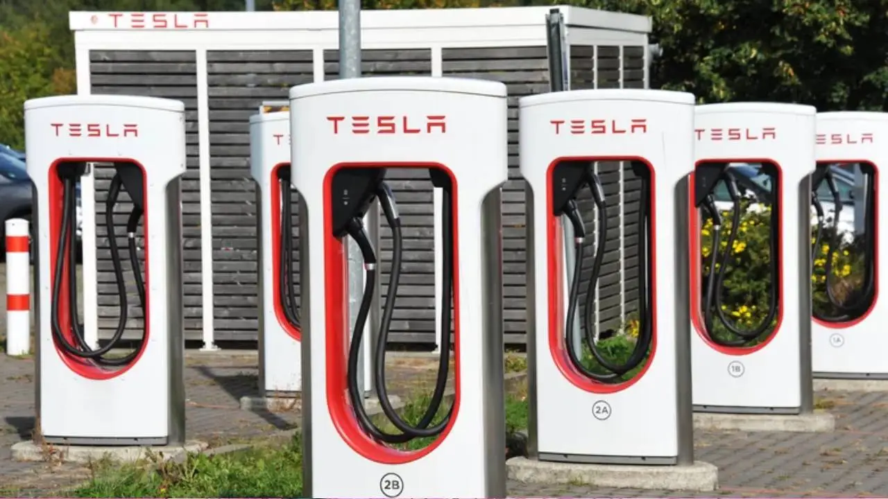 tesla-supercharger-abd-1.webp