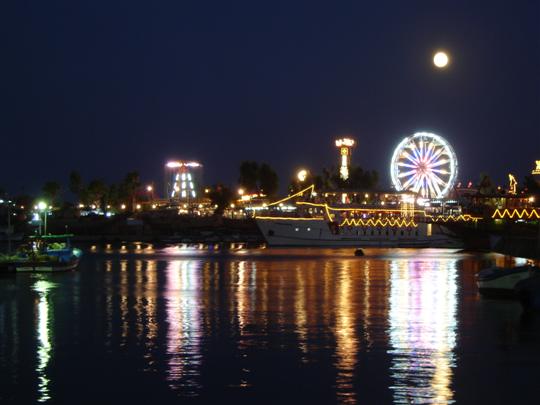 2006_08_08_moon_luna_park_540x405.JPG