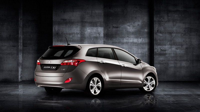 hyundai-i30-wagon-1_800x0w.jpg