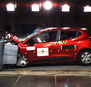 yeni-clio-ya-euro-ncap-tan-5-yildiz--2584972.Jpeg