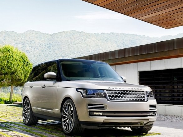 2013-land-rover-range-rover-front-angle-588x441384426155.jpg