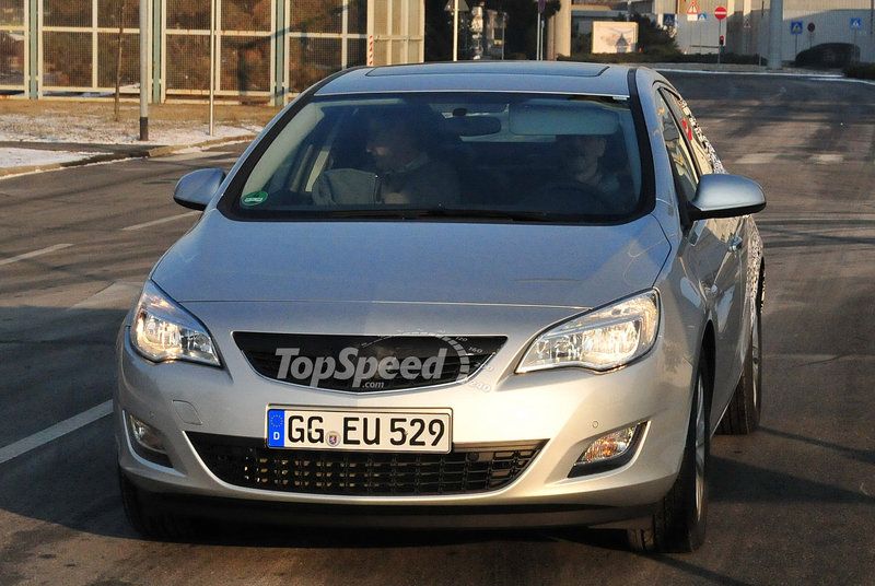 opel-astra-sedan_800x0w.jpg