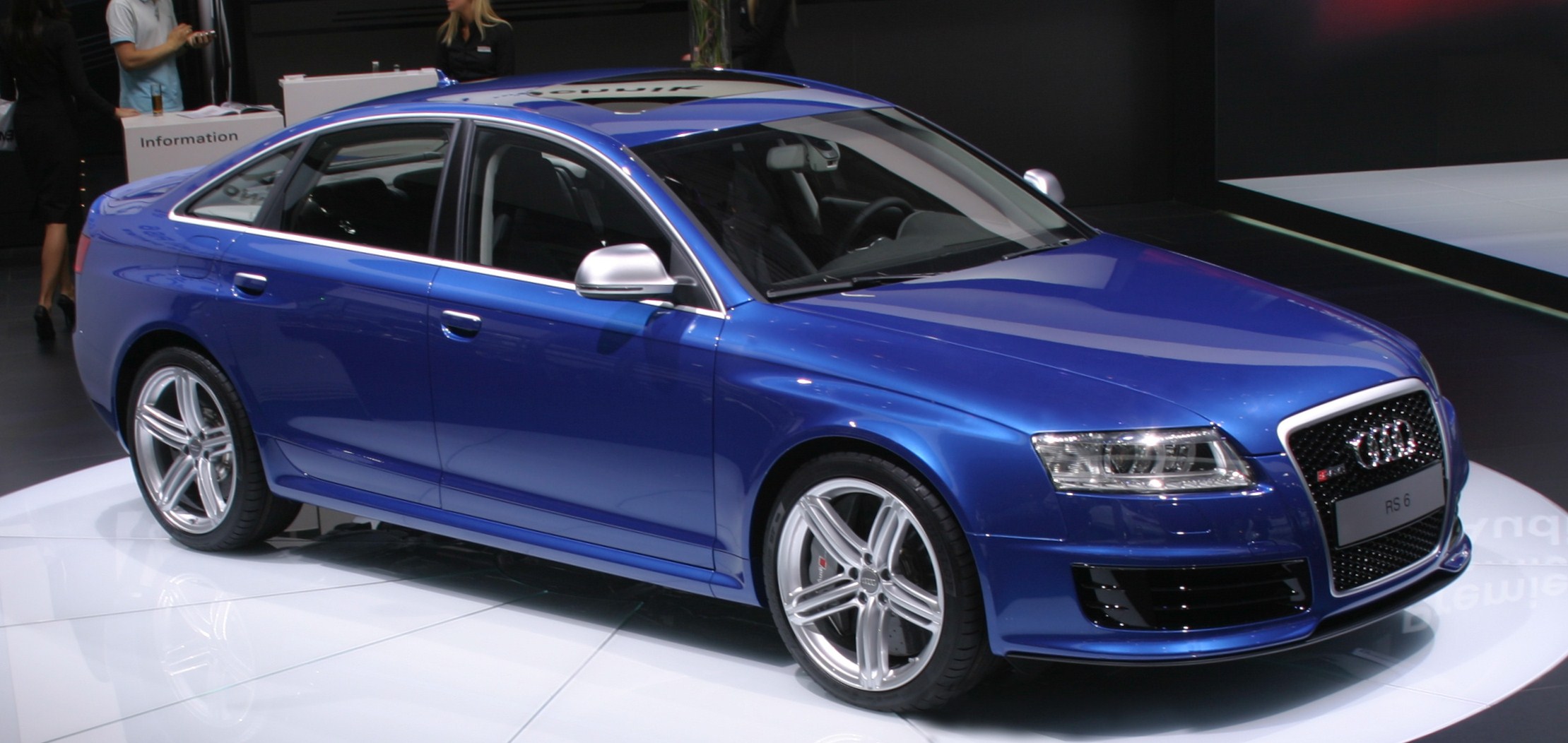 Audi_RS6_sedan_typ4F_world_premiere_front.jpg