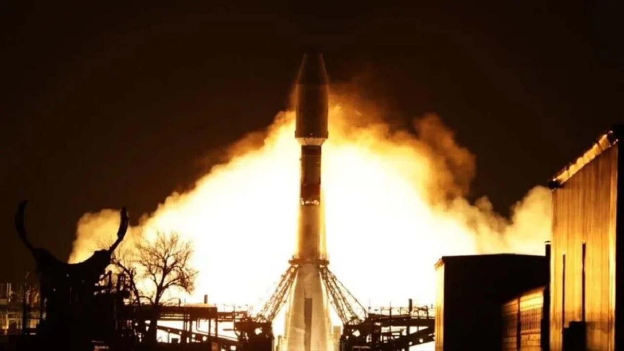 rus-uzay-araci-atmosferde-yanarak-yok-oldu.jpg