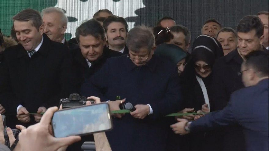 davutoglu-dha1_10646724_16_9_1581860329-880x495.jpg