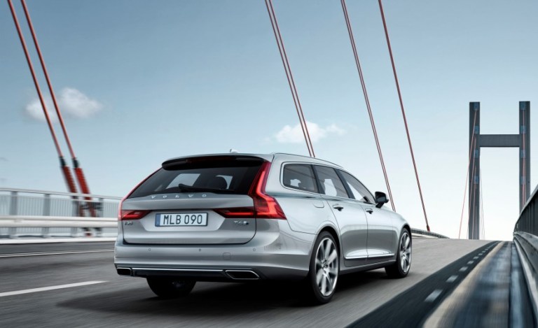 2018-Volvo-V90-109-876x535.jpg