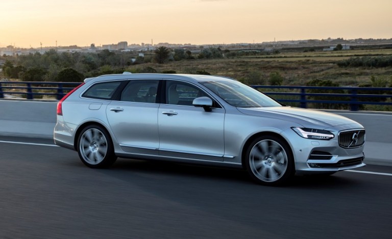 2018-Volvo-V90-101-876x535.jpg