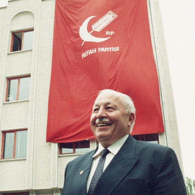 Necmettin Erbakan'ın 8. ölüm yıldönümü! Necmettin Erbakan kimdir?